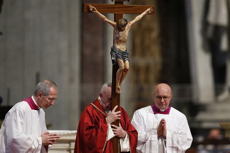  Bức Tranh Crucifixion của Raniero d'Asti: Thánh Vụ và Cơn Bão Màu Sắc